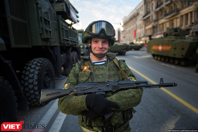Cận cảnh hậu trường cuộc diễu hành ngày Chiến thắng quân đội Nga ảnh 50