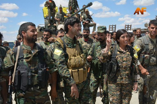 Video: Lực lượng Dân chủ Syria SDF triển khai tấn công Raqqa ảnh 2