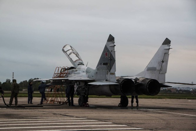 Video: Cận cảnh máy bay tim kích MiG-29UMT Nga huấn luyện ảnh 11