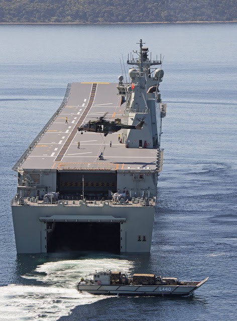 Hải quân Úc diễn tập đổ bộ có sử dụng tàu đổ bộ trực thăng lớp Canberra (Video) ảnh 3