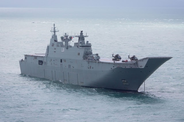 Hải quân Úc diễn tập đổ bộ có sử dụng tàu đổ bộ trực thăng lớp Canberra (Video) ảnh 4