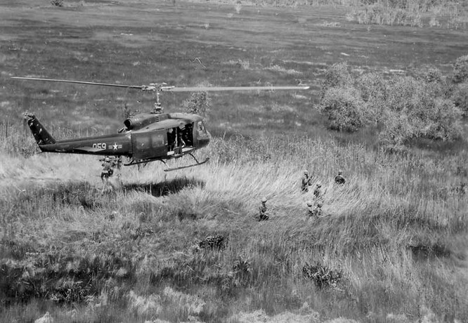 Cuộc chiến thảm bại của trực thăng Mỹ ở Việt Nam ảnh 2