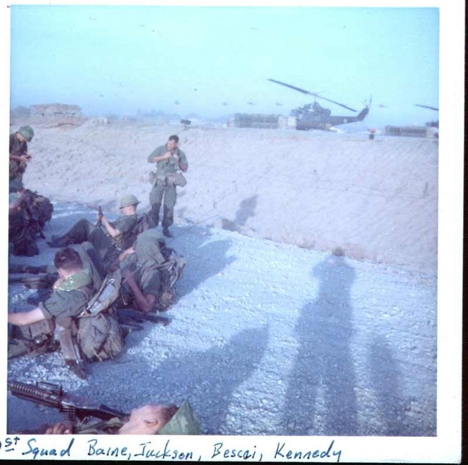 Cuộc chiến thảm bại của trực thăng Mỹ ở Việt Nam ảnh 7