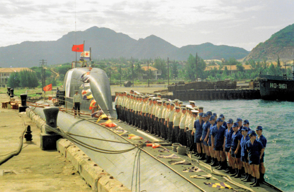 Tàu ngầm hải quân Liên Xô tại Cam Ranh