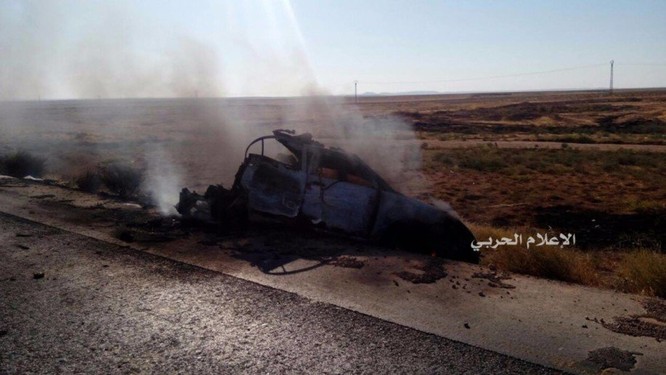 Lực lượng NDF bắn tan xác một chiếc xe đánh bom khủng bố ảnh 2
