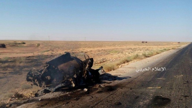 Lực lượng NDF bắn tan xác một chiếc xe đánh bom khủng bố ảnh 3