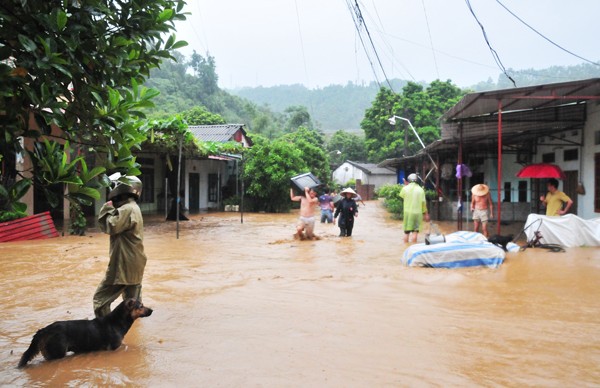 Lào Cai: Lũ lớn làm 13 người chết và mất tích, thiệt hại lên tới 200 tỷ đồng ảnh 4