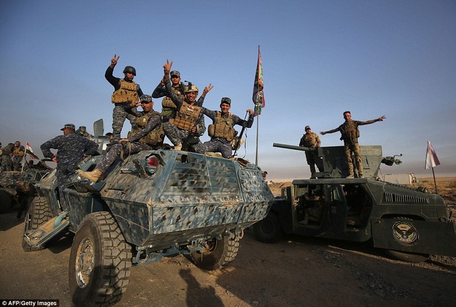 Iraq tổng tấn công giành thành trì Mosul từ tay IS (video) ảnh 13
