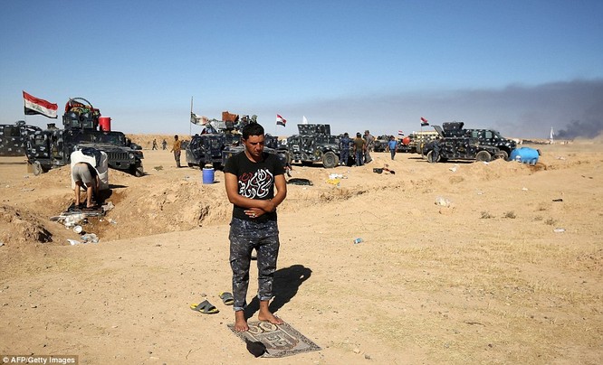 Iraq tổng tấn công giành thành trì Mosul từ tay IS (video) ảnh 26
