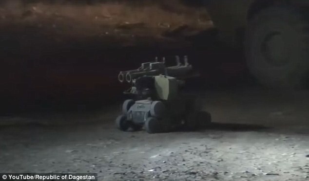 Đặc nhiệm Nga phục kích tiêu diệt thủ lĩnh IS với robot (video) ảnh 1