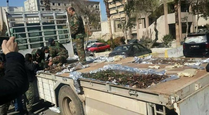 Quân đội Syria thu giữ một kho vũ khí lớn ở ngoại ô Damascus ảnh 3