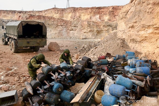 Chiến sự Syria: Lính Nga ở tiền tuyến (ảnh) ảnh 33