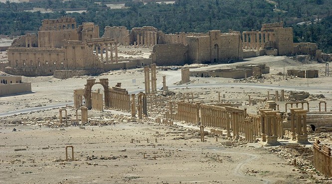 Chảo lửa Palmyra: Quân đội Syria đánh chiếm thành cổ, IS núng thế tháo chạy ảnh 3