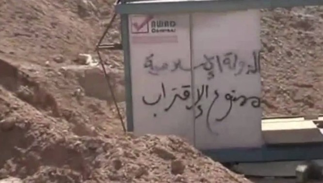Quân đội Syria giải phóng khu mỏ dầu khí từ tay IS (video) ảnh 4