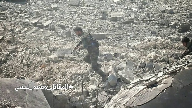 Quân đội Syria tấn công dữ dội, siết vòng vây thép phiến quân ngoại ô Damascus ảnh 4