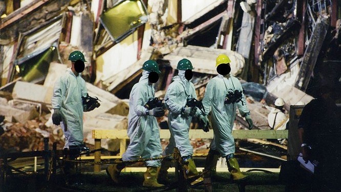 FBI công bố những bức ảnh chưa từng biết đến về vụ tấn công khủng bố Lầu Năm Góc ngày 11.9.2001 ảnh 10