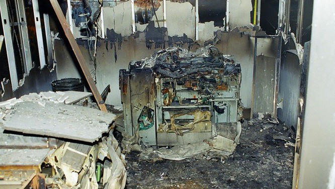 FBI công bố những bức ảnh chưa từng biết đến về vụ tấn công khủng bố Lầu Năm Góc ngày 11.9.2001 ảnh 11