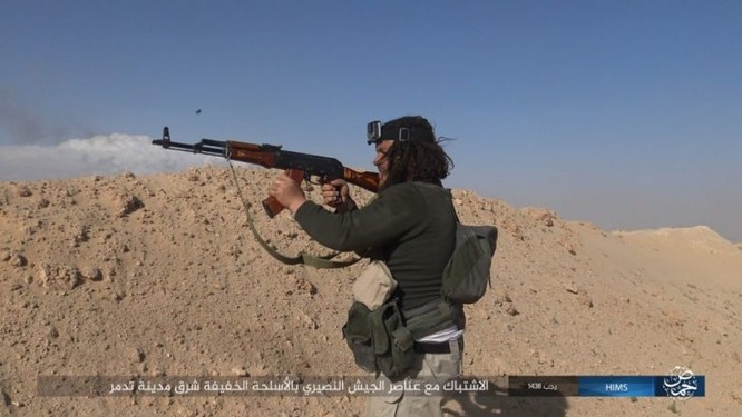 Trận chiến Palmyra: Quân đội Syria giao chiến ác liệt với IS ảnh 8