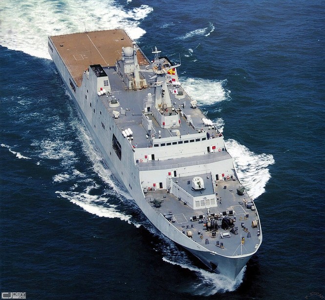 Trung Quốc đóng tàu đổ bộ trực thăng khủng 40.000 tấn (video) ảnh 8