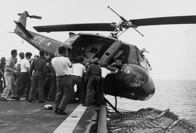 Mỹ và chiến dịch ném trực thăng xuống Biển Đông năm 1975 ảnh 3