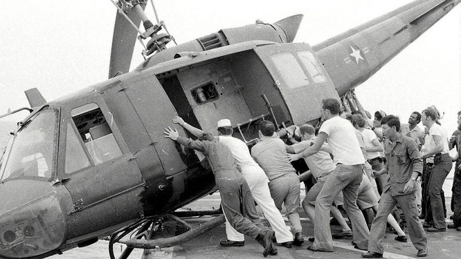 Mỹ và chiến dịch ném trực thăng xuống Biển Đông năm 1975 ảnh 9