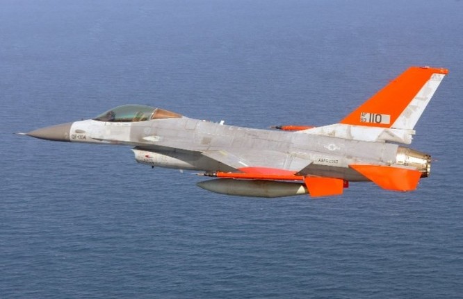 Mỹ "cấy" trí tuệ nhân tạo vào chiến đấu cơ F-16 ảnh 1