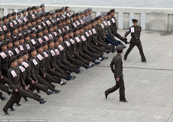 Binh sĩ Triều Tiên trước giông bão chiến tranh (ảnh + video) ảnh 11