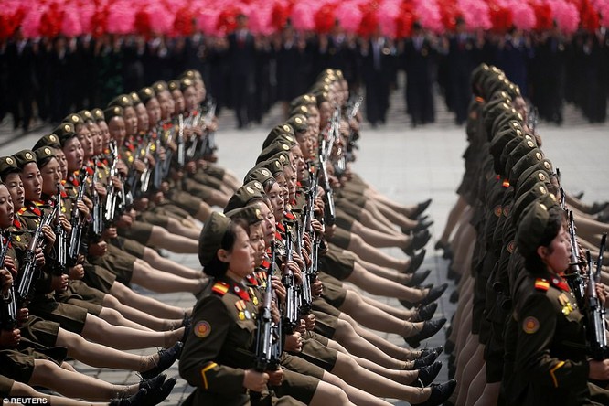 Sức mạnh quân sự Triều Tiên qua màn duyệt binh lớn nhất lịch sử ảnh 14
