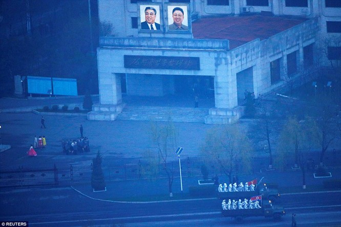 Sức mạnh quân sự Triều Tiên qua màn duyệt binh lớn nhất lịch sử ảnh 40