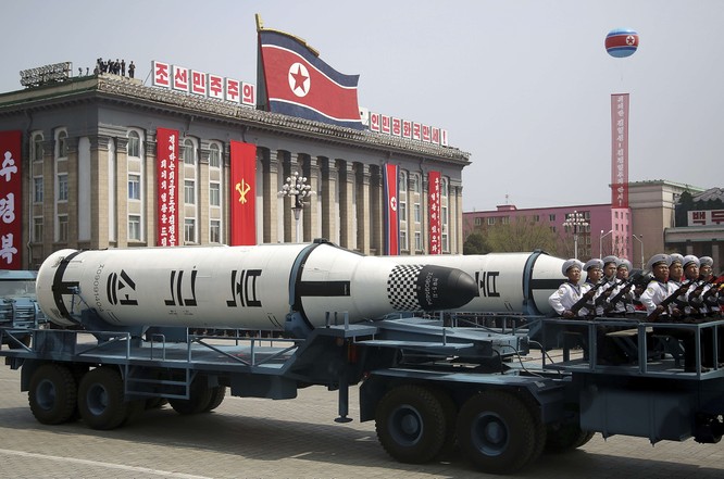 Báo Mỹ "soi" màn phô diễn tên lửa Triều Tiên ảnh 2