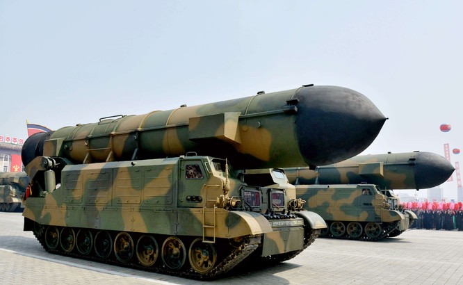 Báo Mỹ "soi" màn phô diễn tên lửa Triều Tiên ảnh 5