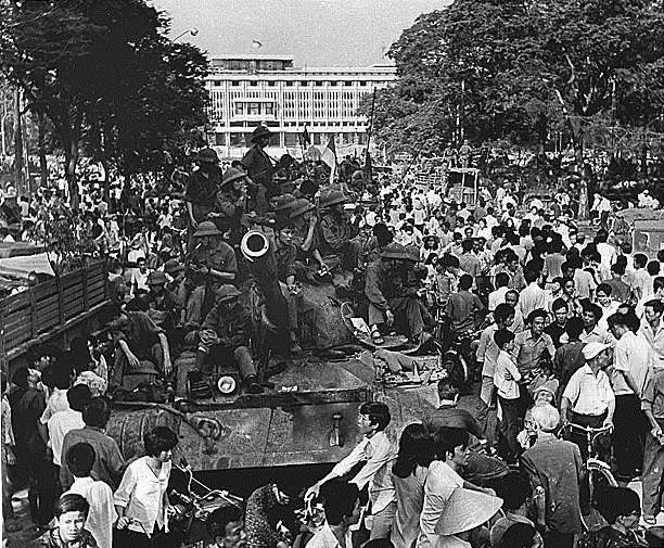 Giải phóng Sài Gòn: Những khoảnh khắc sống mãi với thời gian (chùm ảnh) ảnh 10