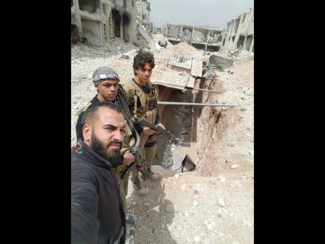 Chiến sự Syria: Lính chính phủ san phẳng chỉ huy sở phiến quân ở Daraa ảnh 5