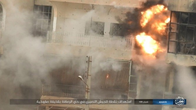 Chảo lửa Deir Ezzor: Vệ binh Syria nỗ lực phá vây IS (video) ảnh 10