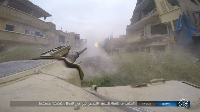 Chảo lửa Deir Ezzor: Vệ binh Syria nỗ lực phá vây IS (video) ảnh 12