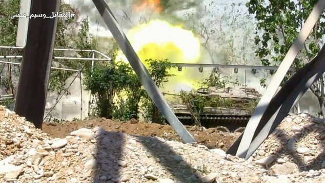 Quân đội Syria dồn lực đè bẹp phe thánh chiến ở Damascus (video) ảnh 15