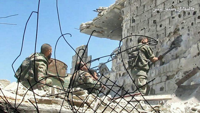 Quân đội Syria đánh phá dữ dội các quận ngoại ô Damascus (video) ảnh 3