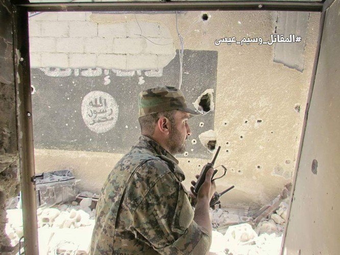 Quân đội Syria đánh phá dữ dội các quận ngoại ô Damascus (video) ảnh 6