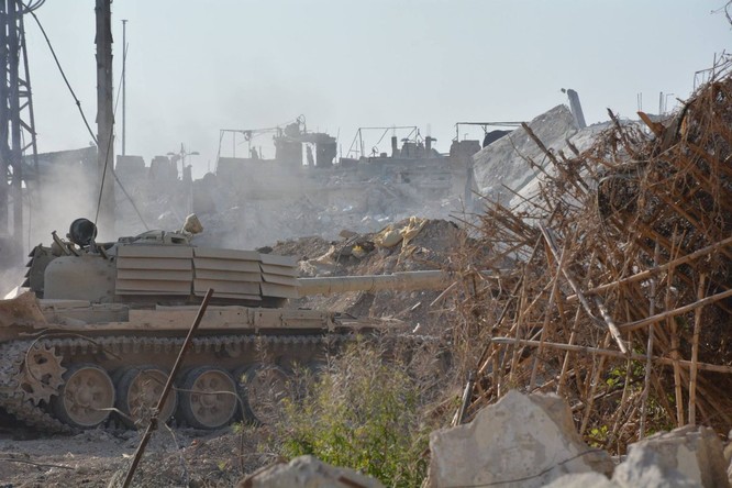 Quân đội Syria tiến công chia cắt quận Al-Qaboun ảnh 2