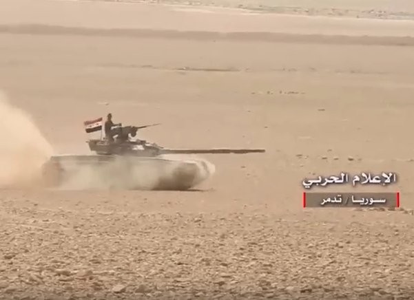 Quân đội Syria tấn công IS, tiến đánh về Deir- Ezzor từ Palmyra (ảnh - video) ảnh 2