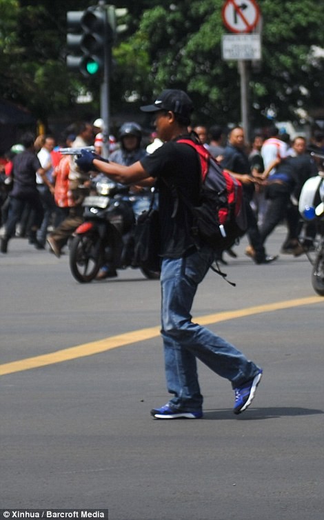 IS nhận trách nhiệm đánh bom kép kinh hoàng ở Indonesia ảnh 4