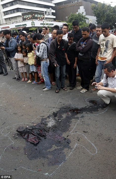 IS nhận trách nhiệm đánh bom kép kinh hoàng ở Indonesia ảnh 9