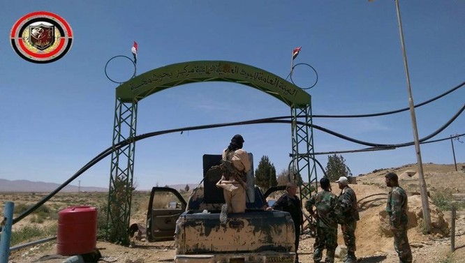 Thất bại liên tiếp, phiến quân IS Syria lột xác thành “đối lập ôn hòa” FSA ảnh 8