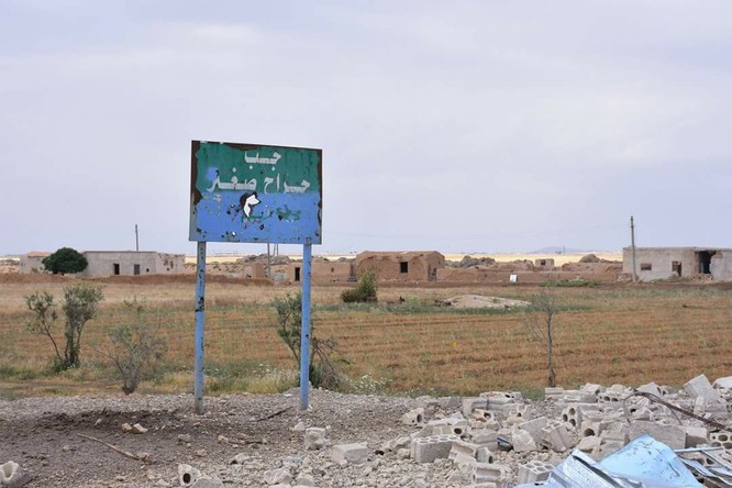 “Hổ Syria” đè bẹp IS, chỉ còn cách thị trấn cửa ngõ Raqqa 3km (video +ảnh) ảnh 12
