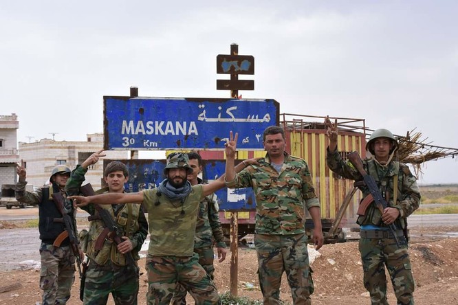 “Hổ Syria” đè bẹp IS, chỉ còn cách thị trấn cửa ngõ Raqqa 3km (video +ảnh) ảnh 15