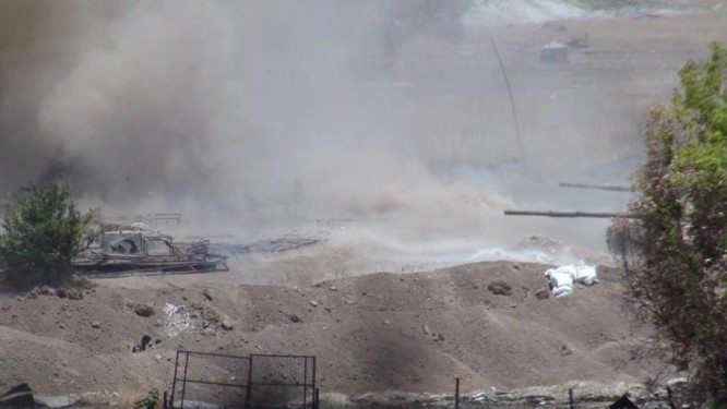 Quân đội Syria trút bão lửa vào hai căn cứ phiến quân ngoại vi Damascus ảnh 3