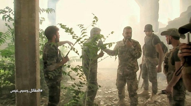 Quân đội Syria đánh phá chiến tuyến phiến quân ngoại ô Damascus ảnh 1