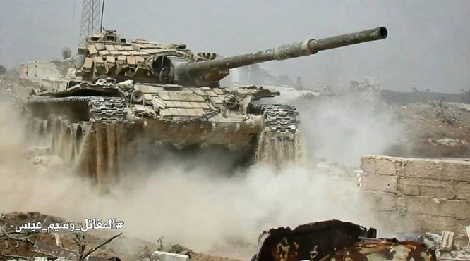 Quân đội Syria đánh phá chiến tuyến phiến quân ngoại ô Damascus ảnh 3