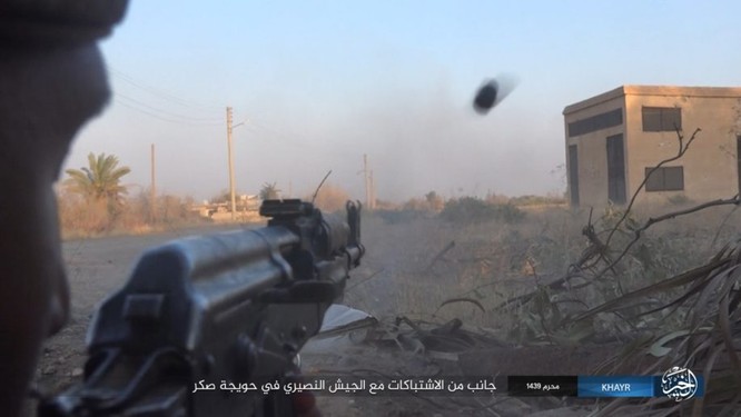 Quân Syria và IS tử chiến đẫm máu trên đảo lửa tại Deir Ezzor (video) ảnh 12