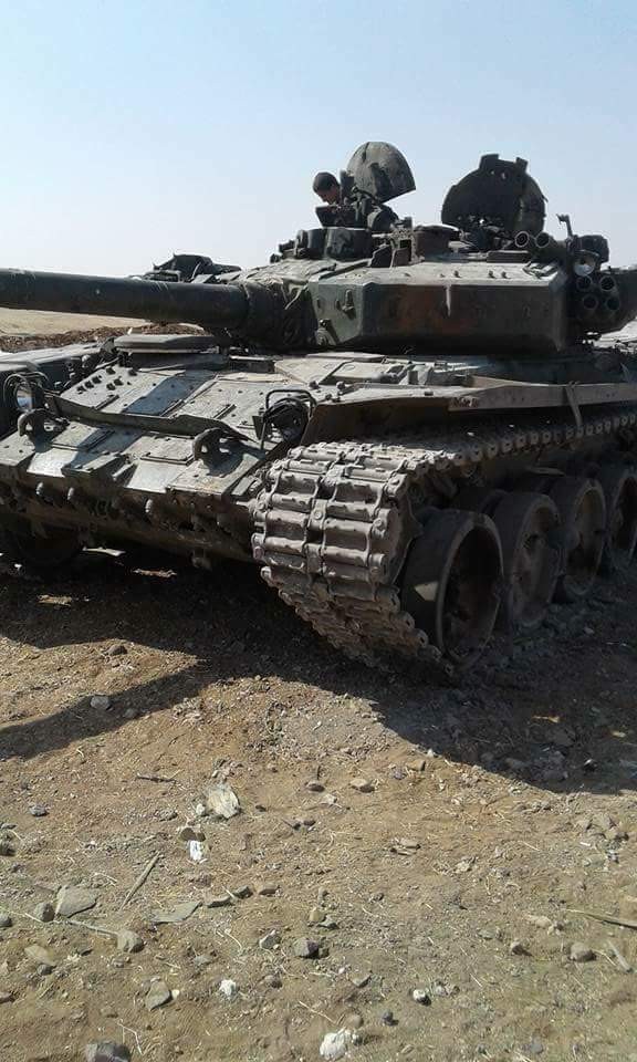 Quân Syria giáng đòn hủy diệt tăng thiết giáp phiến quân tại Hama (video) ảnh 2